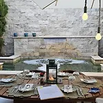 Bed & Breakfast Eleven, Boutique Luxury House & Garden Boliqueime