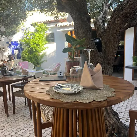 Eleven, Boutique Luxury House & Garden Alojamento de Acomodação e Pequeno-almoço 4*