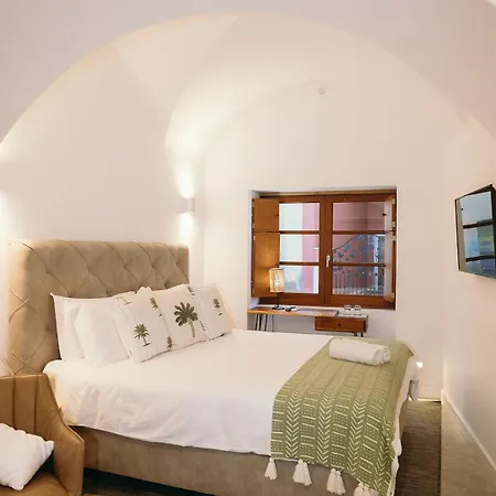 Eleven, Boutique Luxury House & Garden