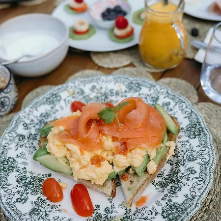 Eleven, Boutique Luxury House & Garden Alojamento de Acomodação e Pequeno-almoço