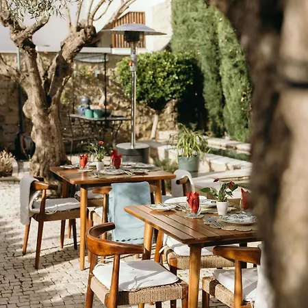 Alojamento de Acomodação e Pequeno-almoço Eleven, Boutique Luxury House & Garden 4*