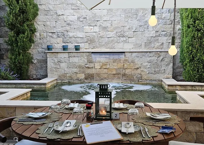 Bed & Breakfast Eleven, Boutique Luxury House & Garden Boliqueime