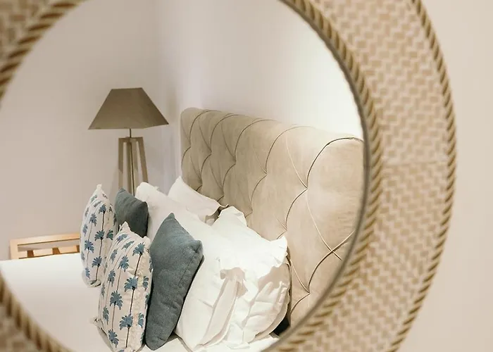 Eleven, Boutique Luxury House & Garden Bed & Breakfast