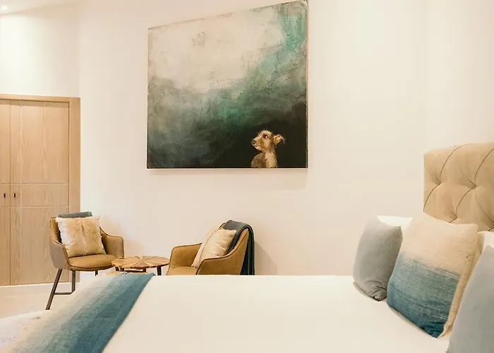 Bed & Breakfast Eleven, Boutique Luxury House & Garden