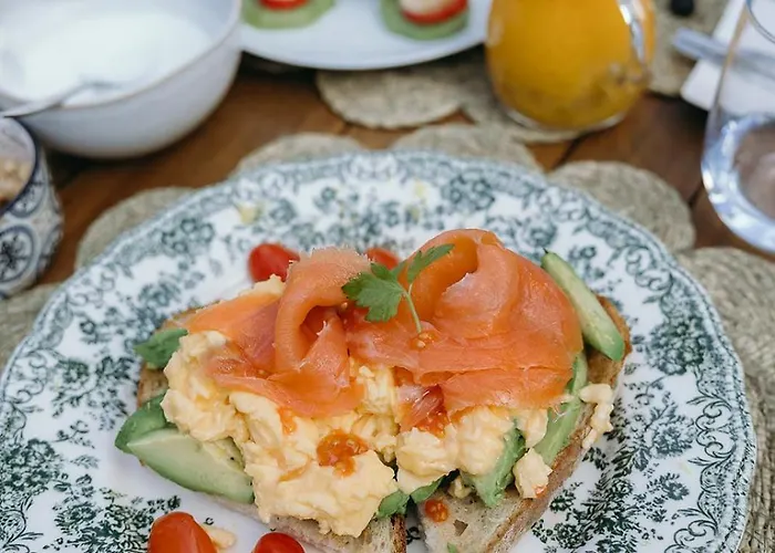 Eleven, Boutique Luxury House & Garden Bed & Breakfast