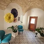 Eleven, Boutique Luxury House & Garden Panzió 4*