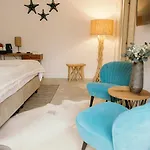 Bed and Breakfast Eleven, Boutique Luxury House & Garden