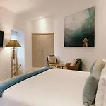 Eleven, Boutique Luxury House & Garden