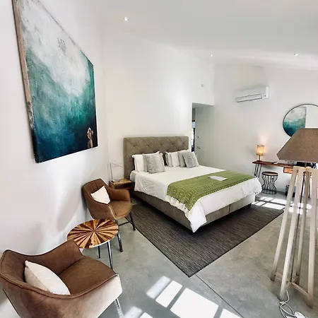 Eleven, Boutique Luxury House & Garden