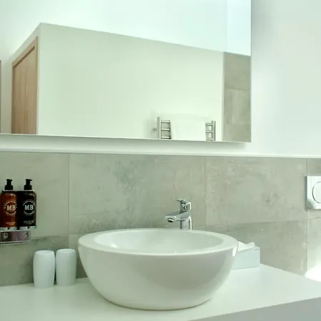 Eleven, Boutique Luxury House & Garden Frühstückspension 4*