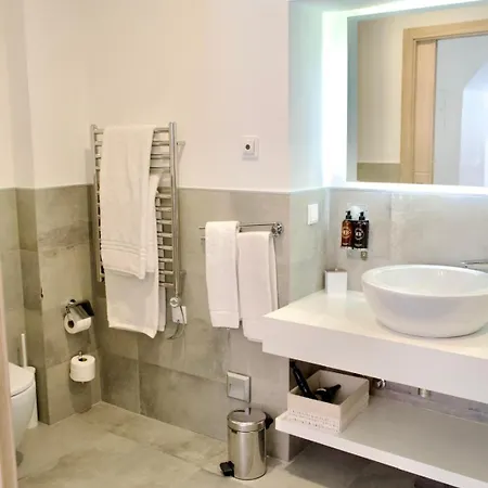 Eleven, Boutique Luxury House & Garden Frühstückspension