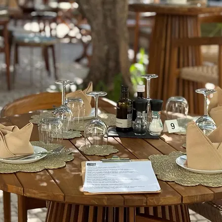 Eleven, Boutique Luxury House & Garden