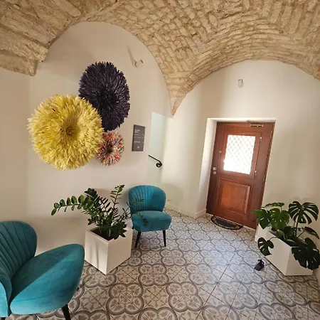 Eleven, Boutique Luxury House & Garden Bed and breakfast 4*