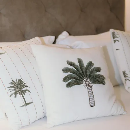 Eleven, Boutique Luxury House & Garden فندق مبيت وإفطار 4*
