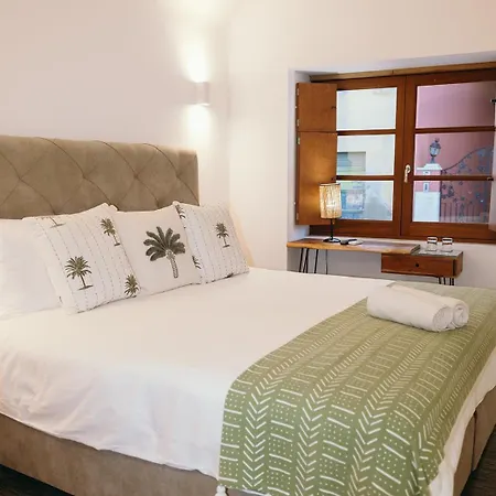 Eleven, Boutique Luxury House & Garden 4* بلوكويم