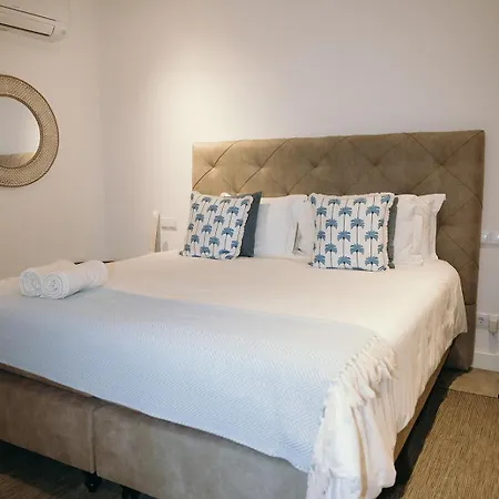 Eleven, Boutique Luxury House & Garden 4* بلوكويم