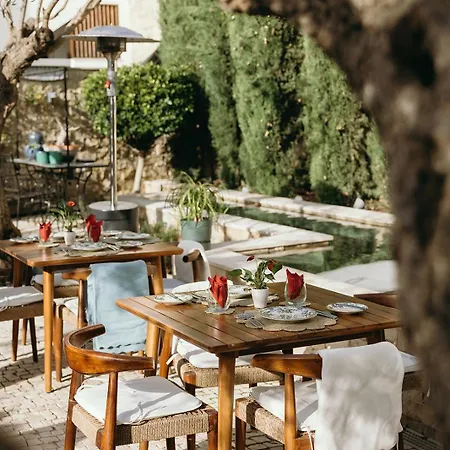 Bed and breakfast Eleven, Boutique Luxury House & Garden