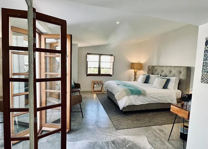 Eleven, Boutique Luxury House & Garden Frühstückspension