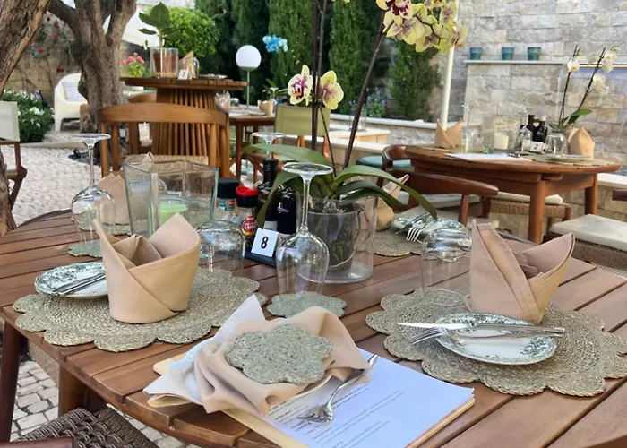 Eleven, Boutique Luxury House & Garden