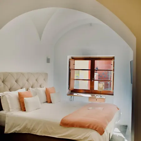 Bed & Breakfast Eleven, Boutique Luxury House & Garden