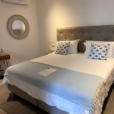 Bed & Breakfast Eleven, Boutique Luxury House & Garden Boliqueime