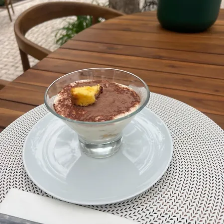 Eleven, Boutique Luxury House & Garden Боликейме