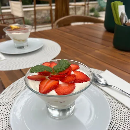 Bed & Breakfast Eleven, Boutique Luxury House & Garden