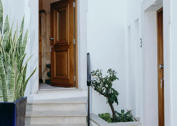 Bed & Breakfast Eleven, Boutique Luxury House & Garden Boliqueime